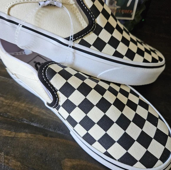NWT Vans Women's 6.5 Checked Slip-ons - Picture 5 of 5